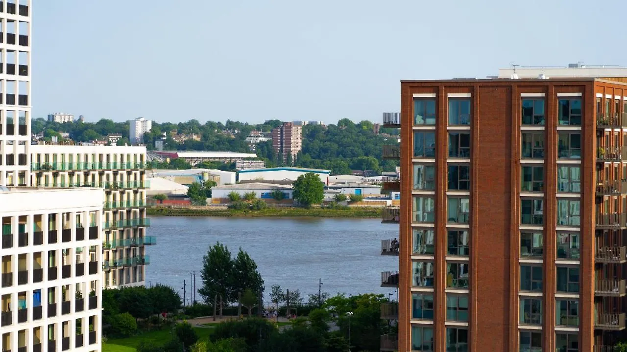 Royal Wharf - 1 Bed - Balcony - River & City View Apartment London 0*,