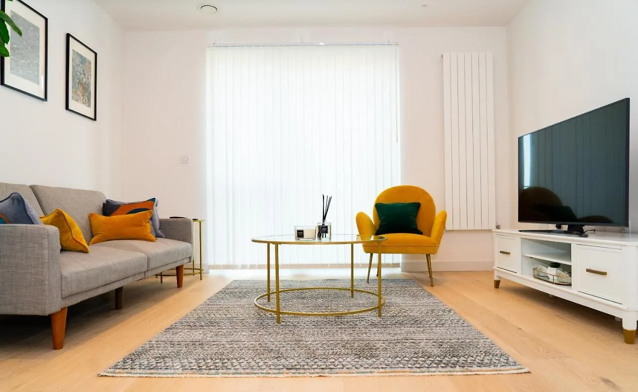 Royal Wharf - 1 Bed - Balcony - River & City View Apartment London